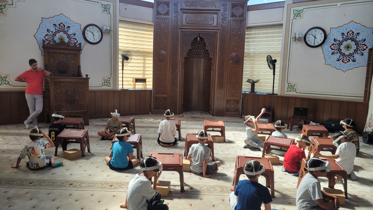 Akşemsettin Camii’nde Kur’an eğitimine sanal yolculuk