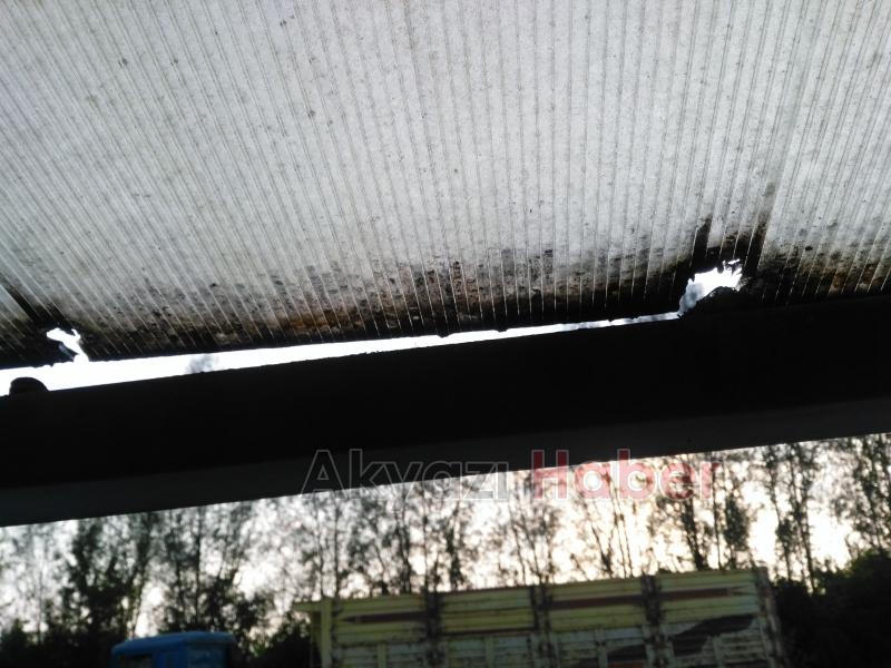   Aktarla Mahallesi’nde Duraklar Dökülüyor  