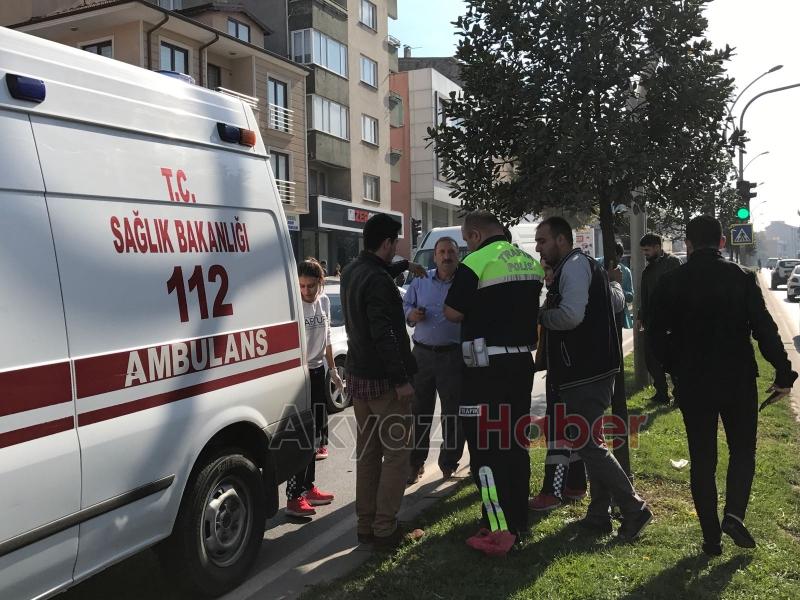 AKYAZI 112 AMBULANSI KAZA YAPTI