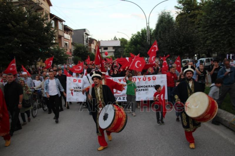 Akyazı 15 Temmuz İçin Yürüdü