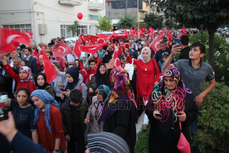 Akyazı 15 Temmuz İçin Yürüdü