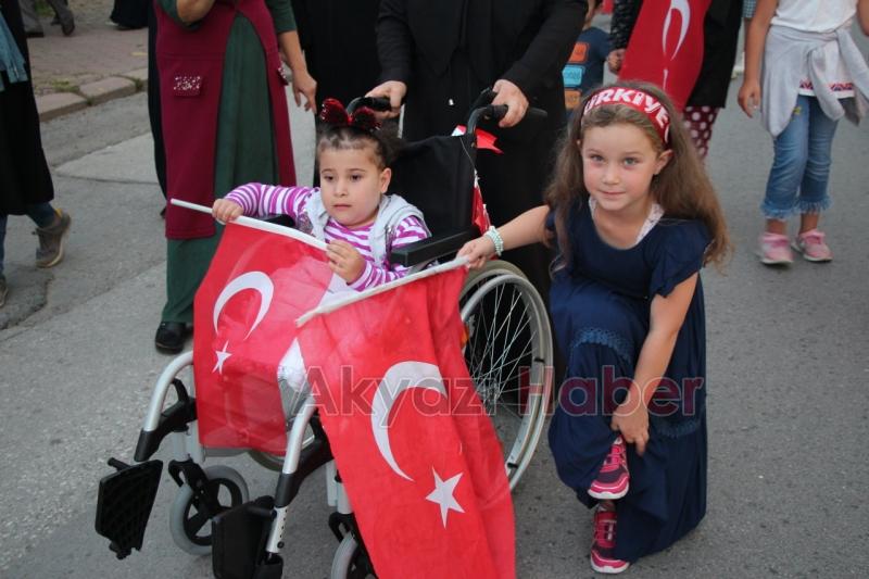 Akyazı 15 Temmuz İçin Yürüdü