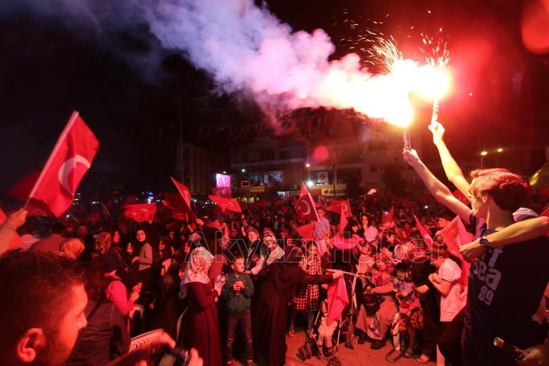 Akyazı 15 Temmuz Nöbetlerinde Tam Not Aldı