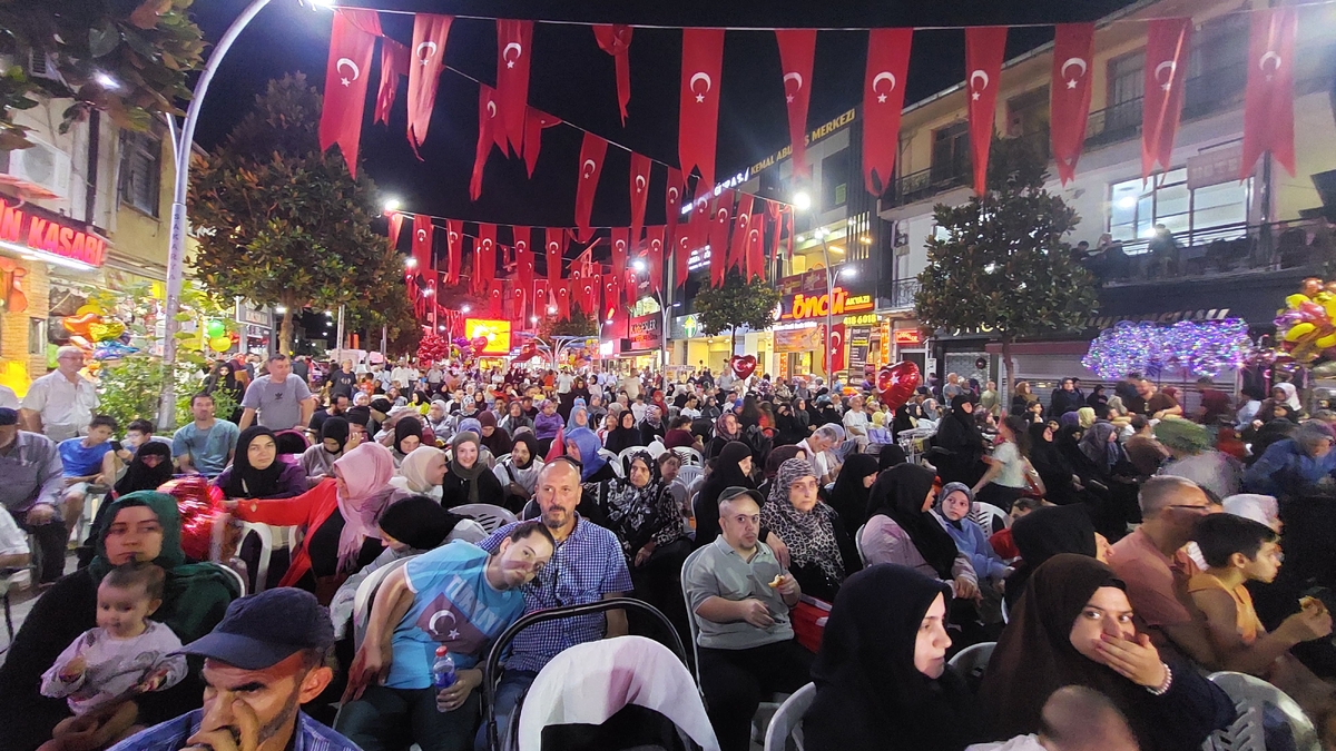Akyazı 15 Temmuz'un yıl dönümünde tek yürek oldu