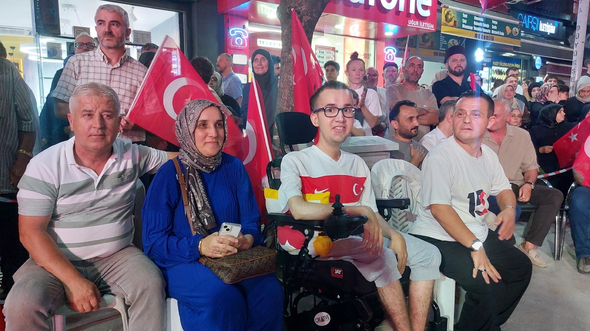 Akyazı 15 Temmuz'un yıl dönümünde tek yürek oldu