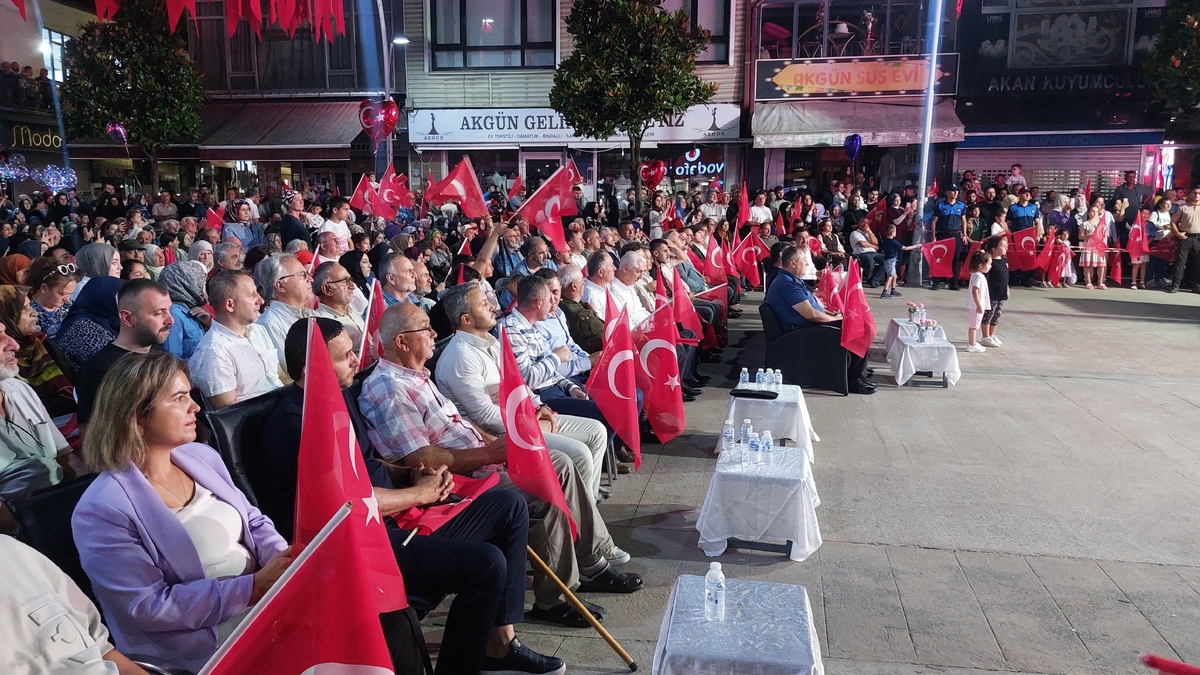 Akyazı 15 Temmuz'un yıl dönümünde tek yürek oldu