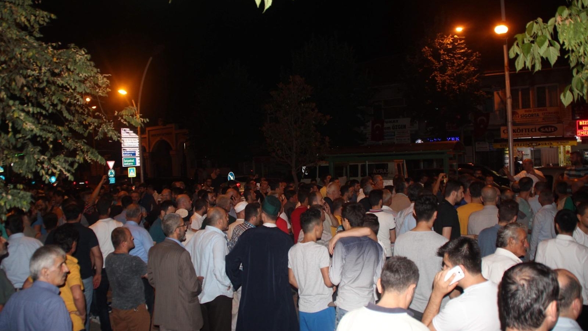 Akyazı, 15 Temmuz’da vatanına sahip çıktı
