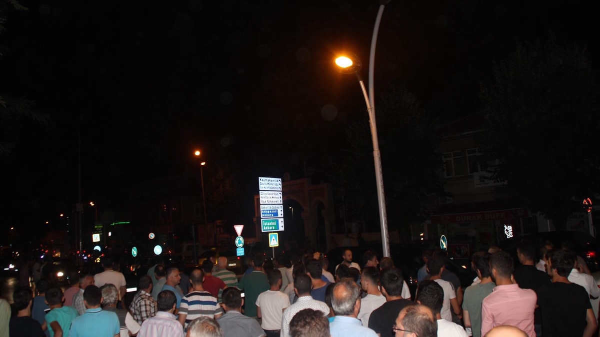 Akyazı, 15 Temmuz’da vatanına sahip çıktı