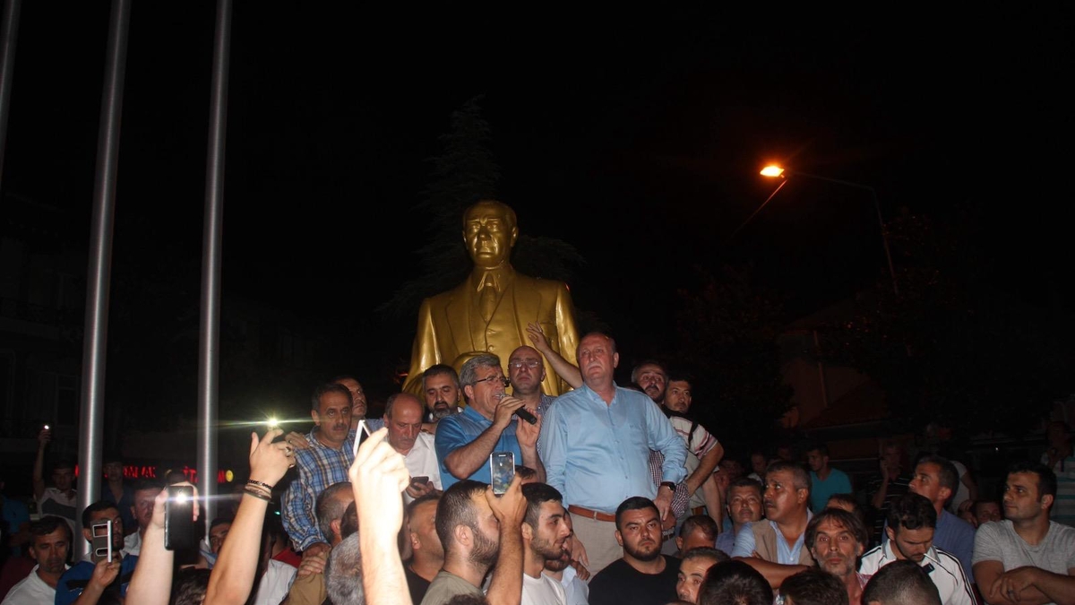 Akyazı, 15 Temmuz’da vatanına sahip çıktı