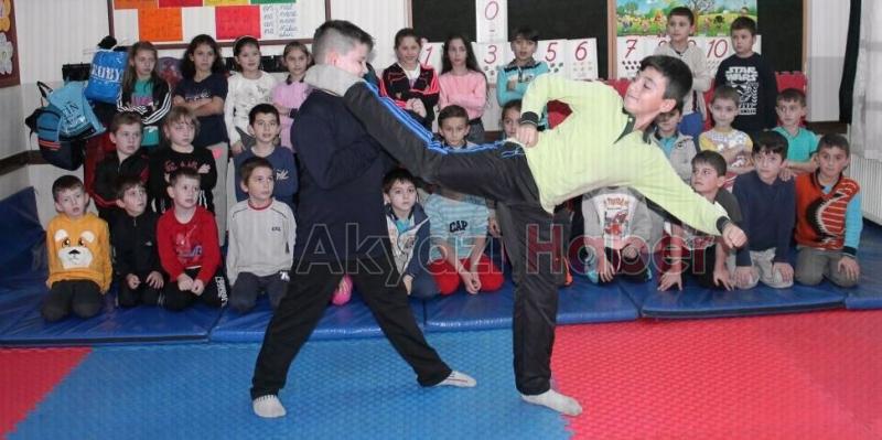 Akyazı 3 Koldan Antremanlara Devam Ediyor