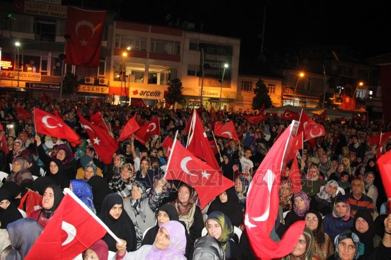 Akyazı 7. Gecede Nöbete Devam Ediyor