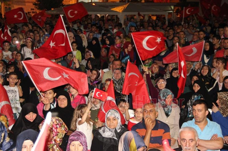 Akyazı 7. Gecede Nöbete Devam Ediyor