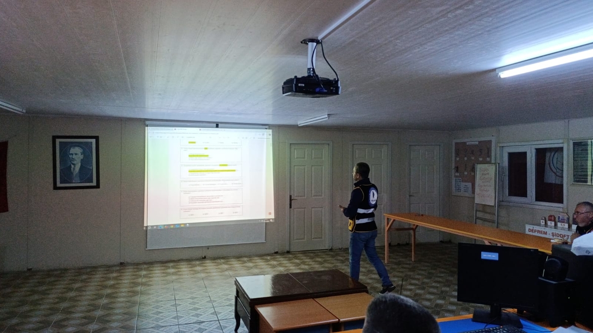 Akyazı Afet Eğitim Merkezi’nde Afet Haberleşme Eğitimi düzenlendi