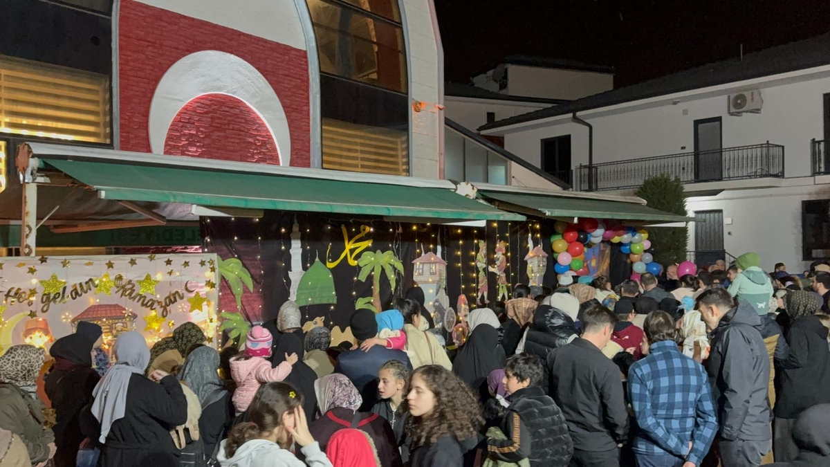 Akyazı Akşemsettin Camii’nde Ramazan Şenliği