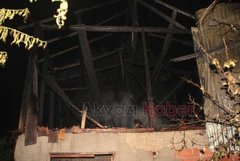 Akyazı Alaağaç Mahallesinde Yangın