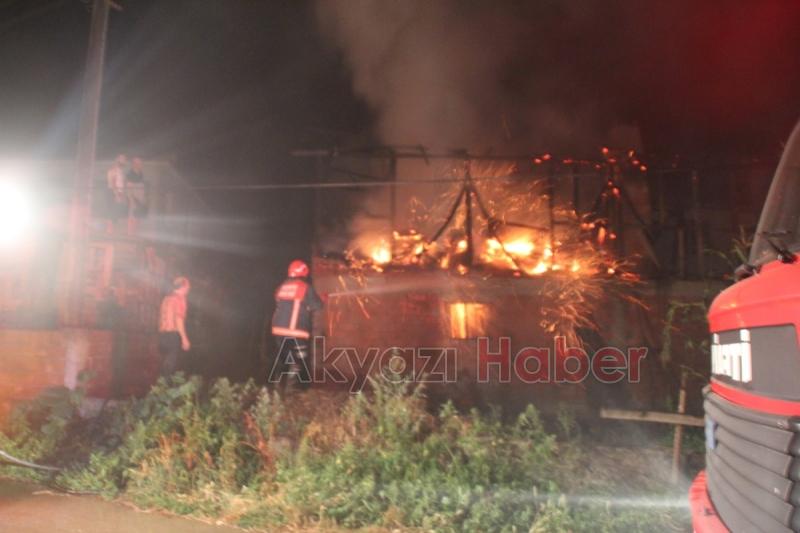 Akyazı Altındere Mahallesinde Yangın
