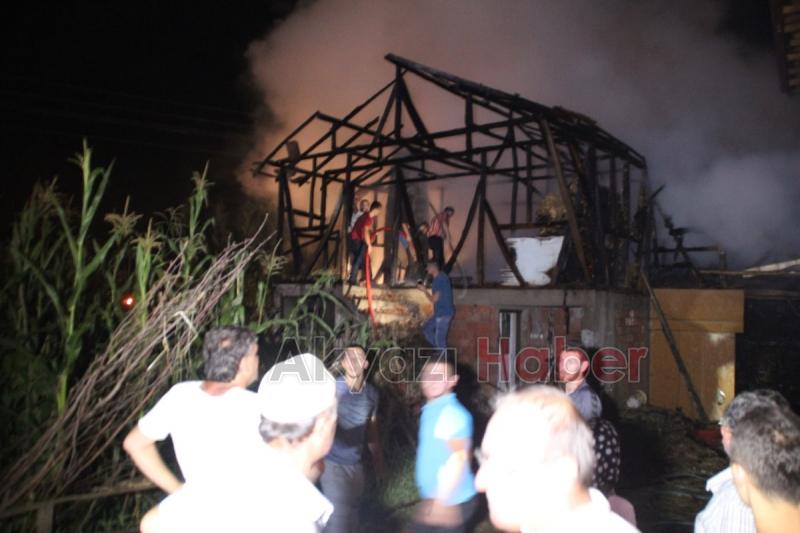 Akyazı Altındere Mahallesinde Yangın