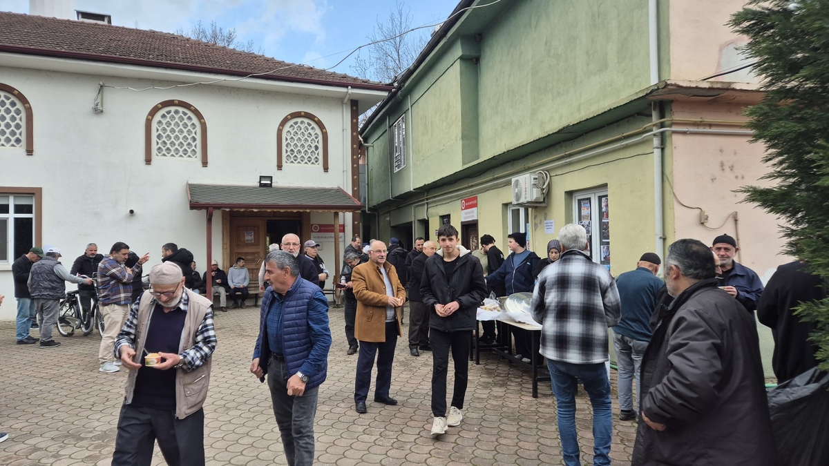Akyazı Anadolu İmam Hatip Lisesi'ndne Gazze için yardım kampanyası