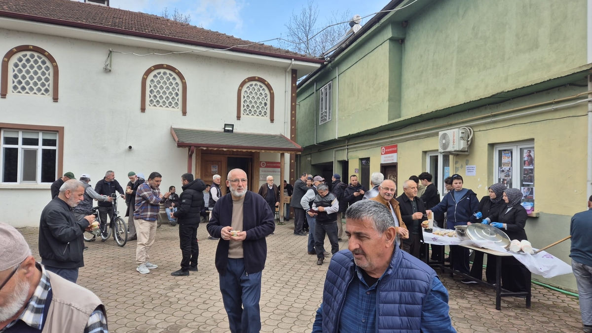 Akyazı Anadolu İmam Hatip Lisesi'ndne Gazze için yardım kampanyası
