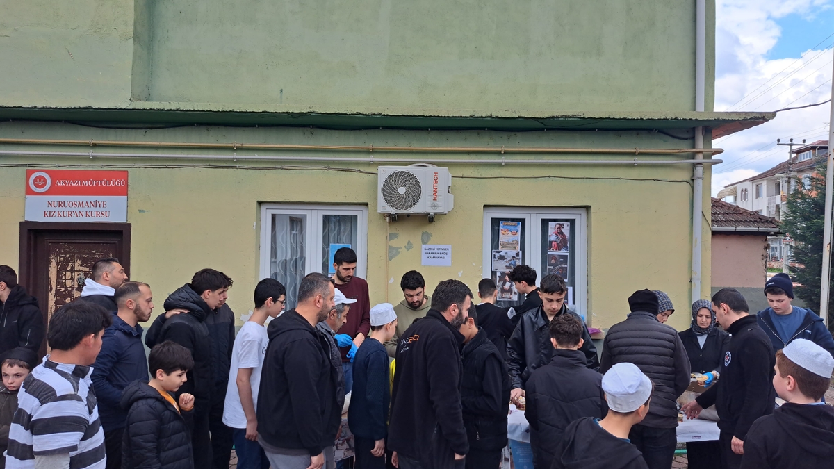 Akyazı Anadolu İmam Hatip Lisesi'ndne Gazze için yardım kampanyası