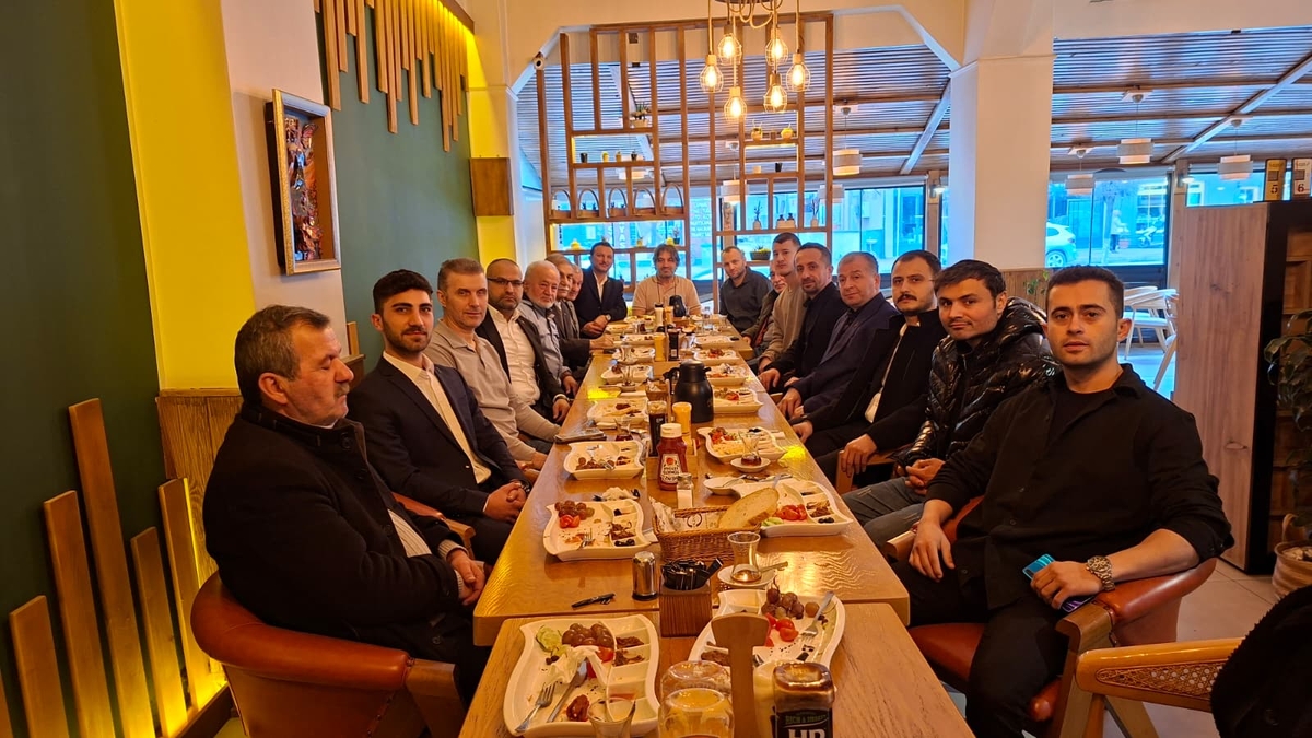 Akyazı Anahtar Parti’den Çalışan Gazeteciler Günü kutlaması