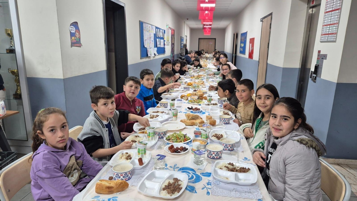 Akyazı Atatürk İlkokulu'nda İlk Orucum, İlk İftarım programı
