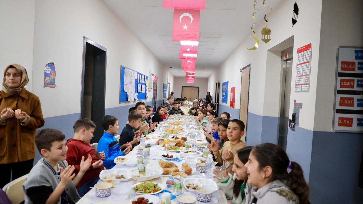 Akyazı Atatürk İlkokulu'nda İlk Orucum, İlk İftarım programı