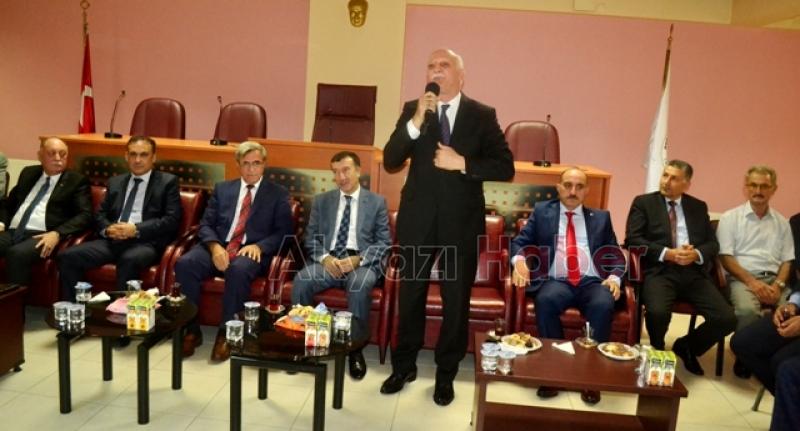 AKYAZI ATSO VE AZO’NUN DÜZENLEDİĞİ BAYRAM KUTLAMASINA BÜYÜK İLGİ