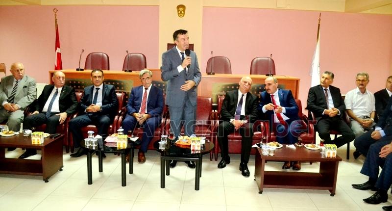 AKYAZI ATSO VE AZO’NUN DÜZENLEDİĞİ BAYRAM KUTLAMASINA BÜYÜK İLGİ