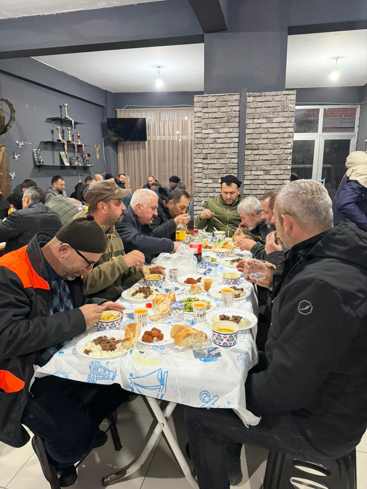 Akyazı Avcılar Derneği'nden açılış ve iftar
