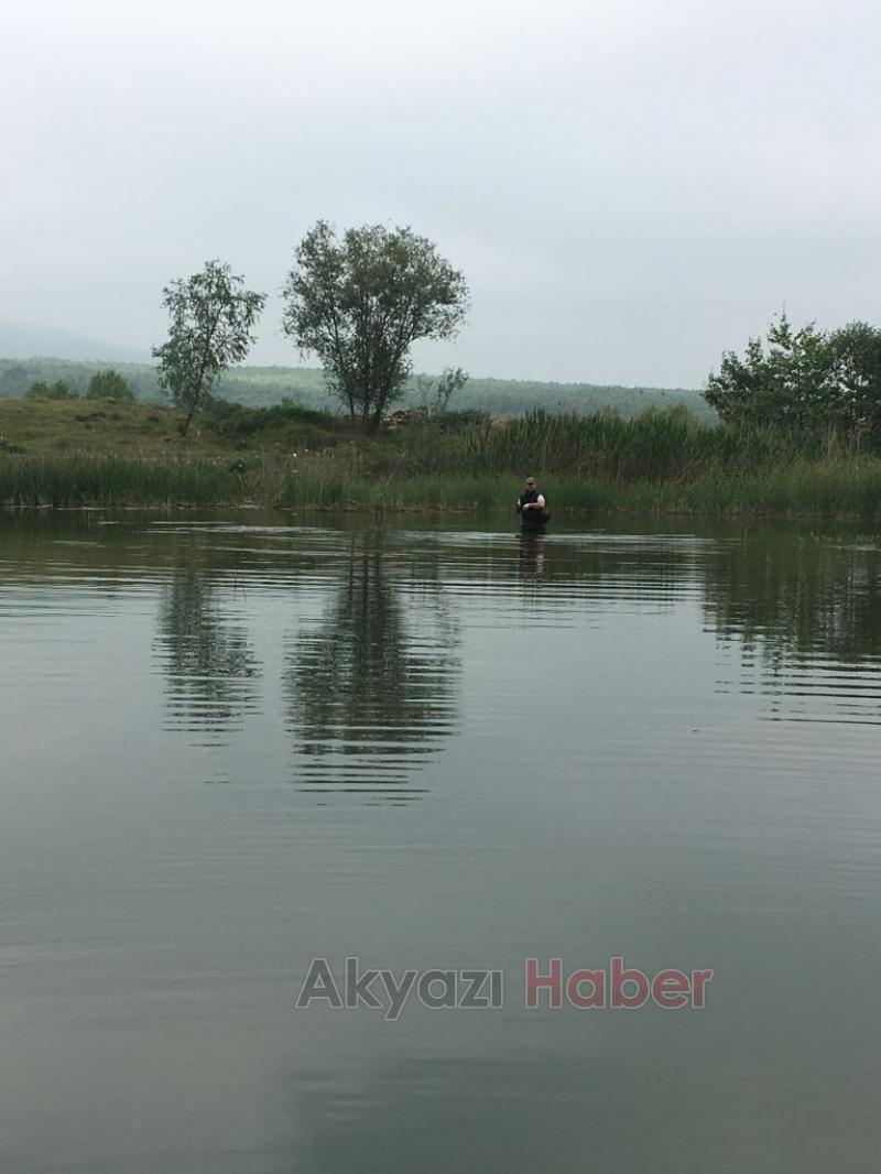 Akyazı Avcılar ve Balıkçılar Grubundan Gölde Temizlik