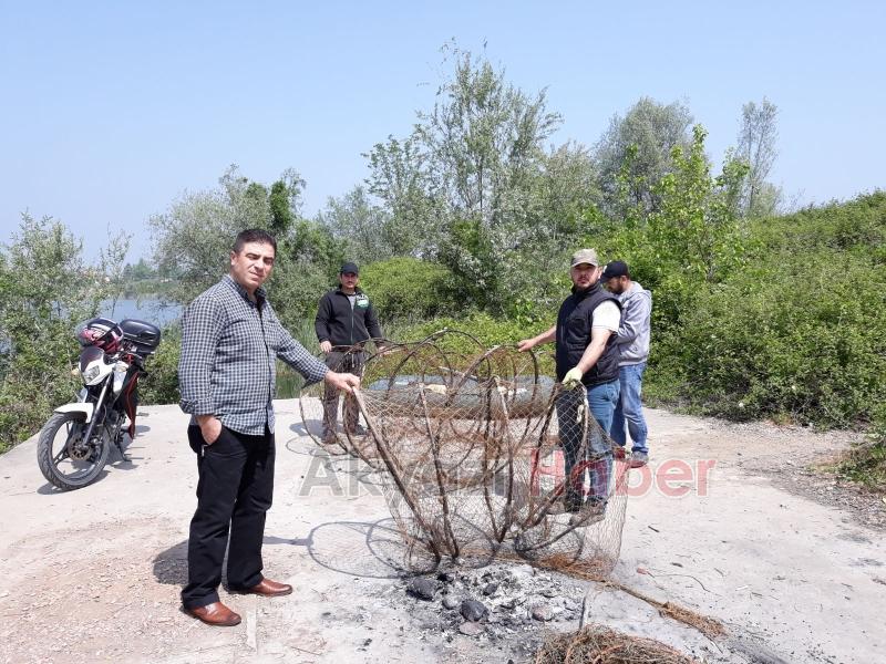 Akyazı Avcılar ve Balıkçılar Grubundan Gölde Temizlik