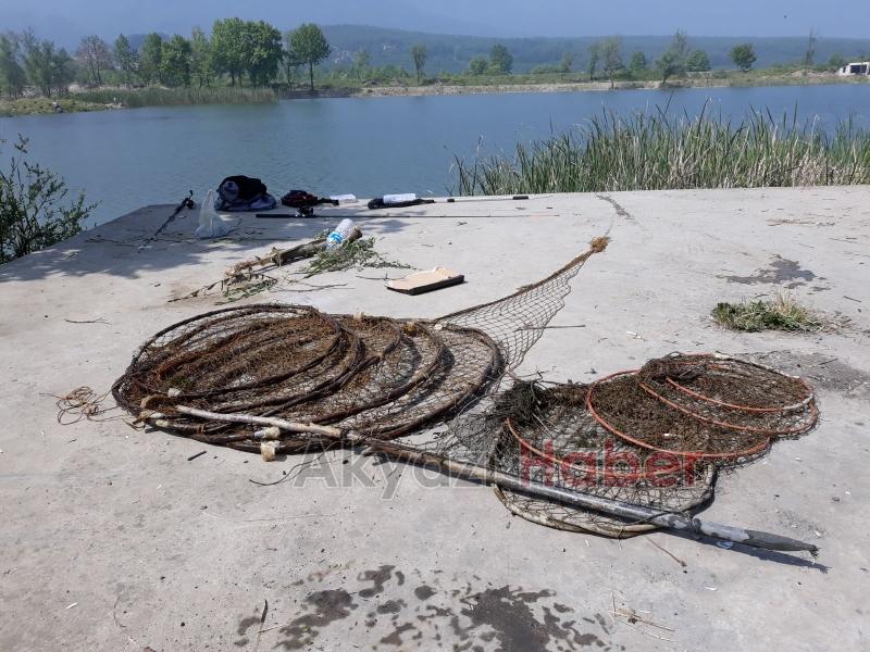 Akyazı Avcılar ve Balıkçılar Grubundan Gölde Temizlik