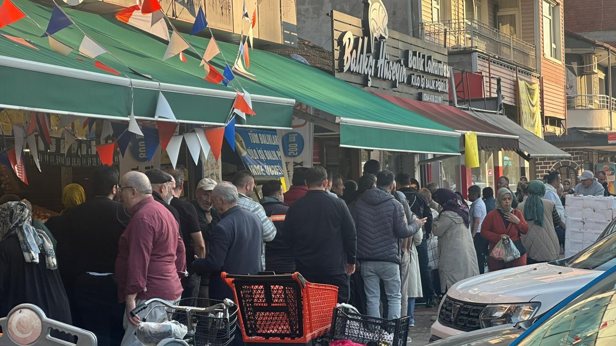 Akyazı Balıkçı Hüseyin’den 25. Yıla Özel ŞOK Hamsi Kampanyası!