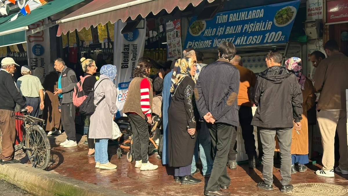 Akyazı Balıkçı Hüseyin’den 25. Yıla Özel ŞOK Hamsi Kampanyası!