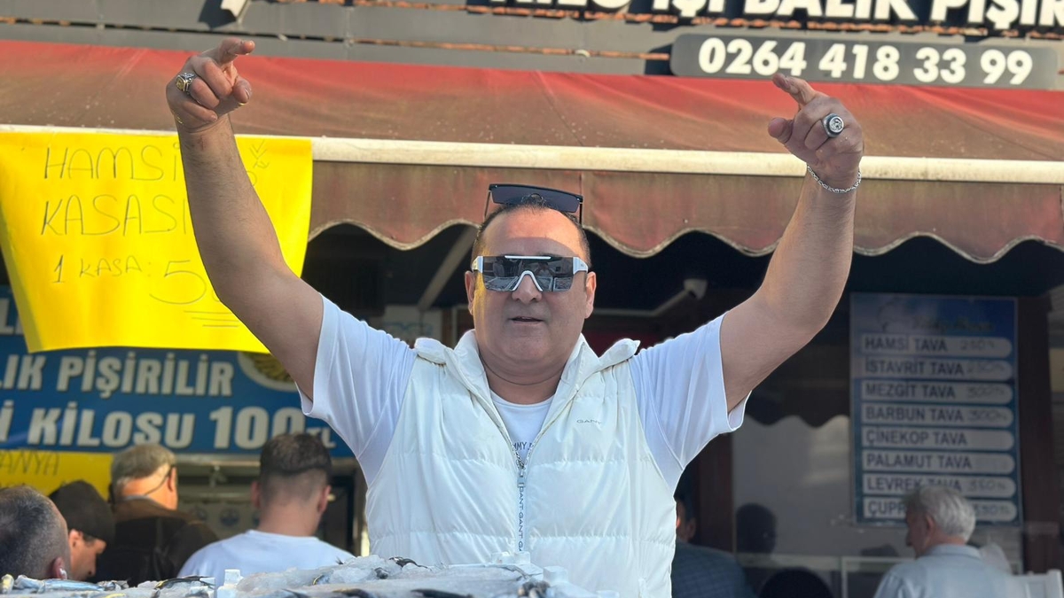 Akyazı Balıkçı Hüseyin’den 25. Yıla Özel ŞOK Hamsi Kampanyası!