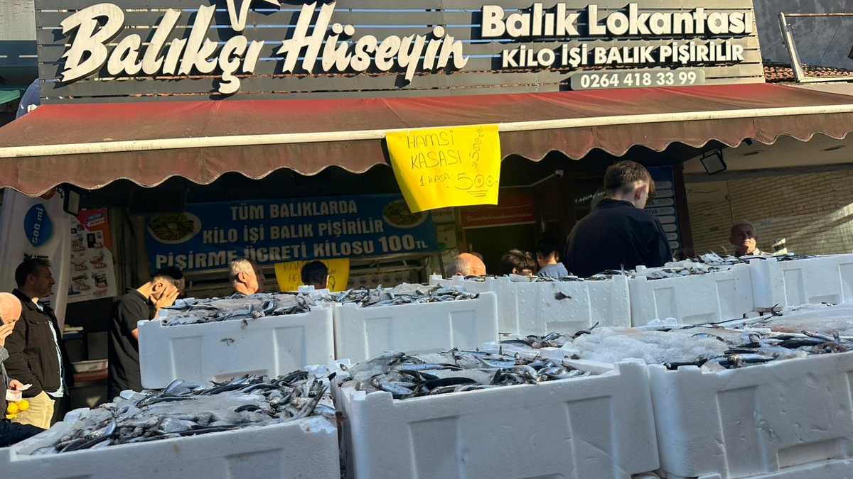 Akyazı Balıkçı Hüseyin’den 25. Yıla Özel ŞOK Hamsi Kampanyası!