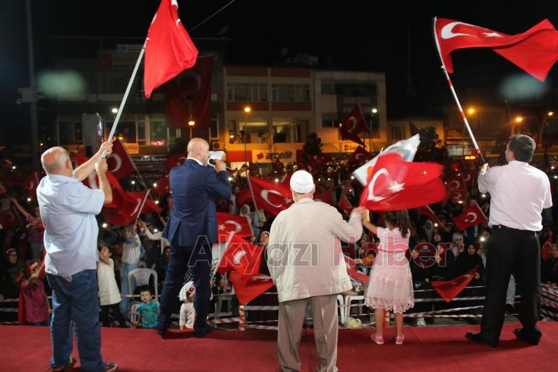 AKYAZI BELEDİYESİ 15 TEMMUZ DESTANINI ANMA ETKİNLİKLERİ BU GECE BAŞLIYOR