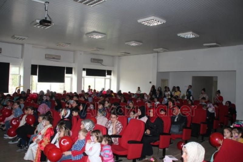 Akyazı Belediyesi 23 Nisanda Çocuklara Tiyatro Etkinliği Düzenledi