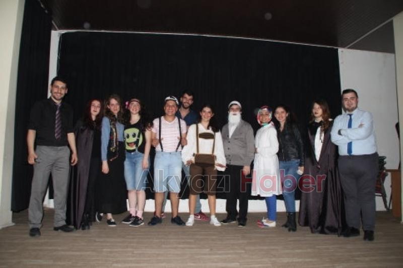 Akyazı Belediyesi 23 Nisanda Çocuklara Tiyatro Etkinliği Düzenledi