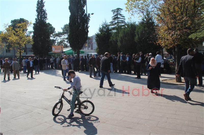 Akyazı Belediyesi 5 Bin Kişilik Aşure Dağıttı