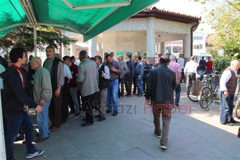 Akyazı Belediyesi 5 Bin Kişilik Aşure Dağıttı