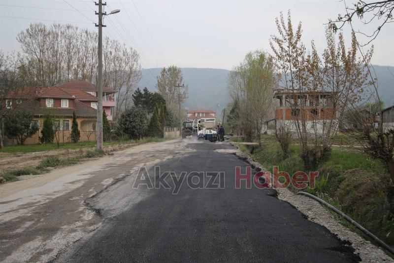 AKYAZI BELEDİYESİ ASFALT ÇALIŞMALARI HIZLA DEVAM EDİYOR