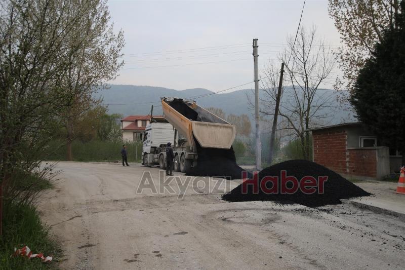 AKYAZI BELEDİYESİ ASFALT ÇALIŞMALARI HIZLA DEVAM EDİYOR