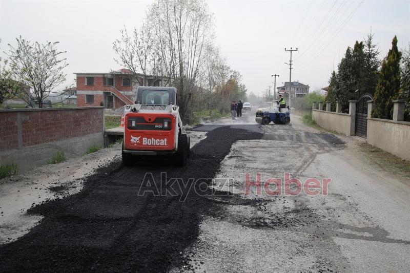 AKYAZI BELEDİYESİ ASFALT ÇALIŞMALARI HIZLA DEVAM EDİYOR