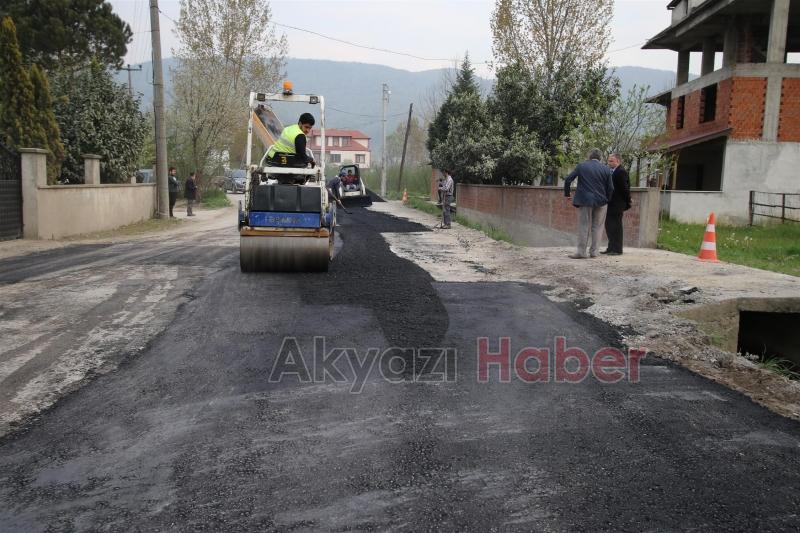 AKYAZI BELEDİYESİ ASFALT ÇALIŞMALARI HIZLA DEVAM EDİYOR