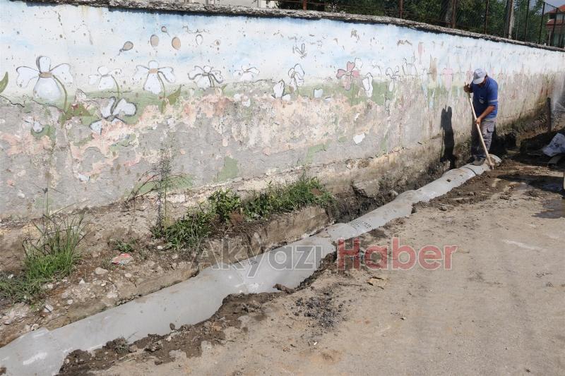 Akyazı Belediyesi Ekipleri Akyazının Her Yerinde