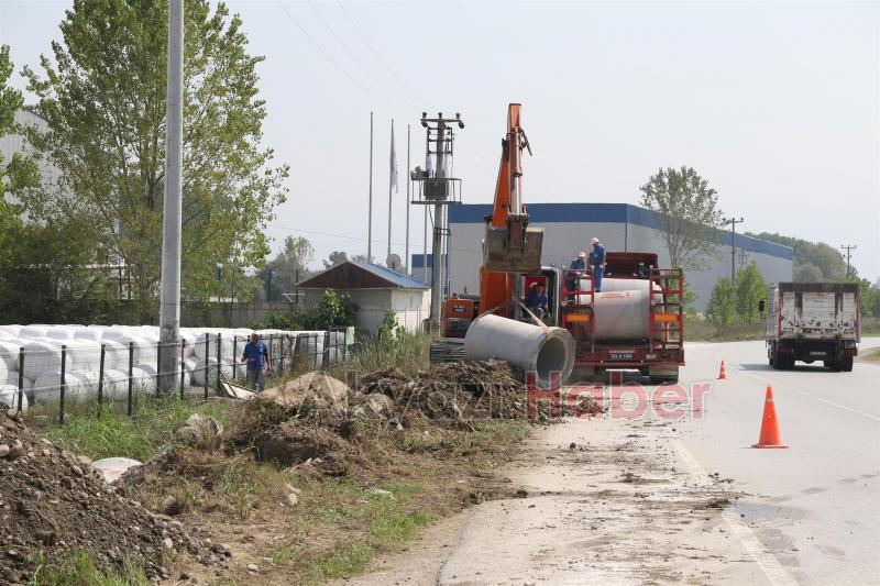 Akyazı Belediyesi Ekipleri Akyazının Her Yerinde