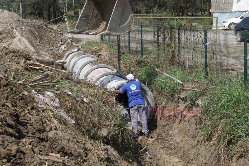 Akyazı Belediyesi Ekipleri Akyazının Her Yerinde