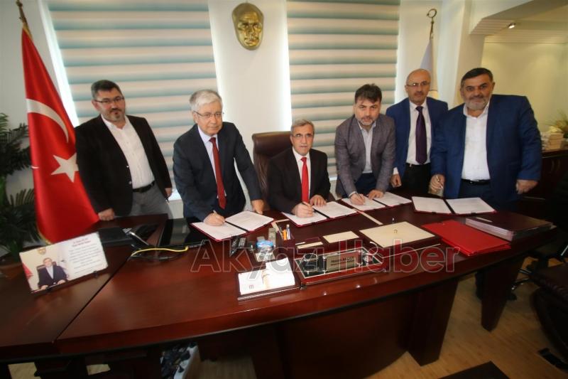 AKYAZI BELEDİYESİ İŞÇİ SENDİKASI 2018-2019 YILI TOPLU SÖZLEŞMELERİ İMZALANDI